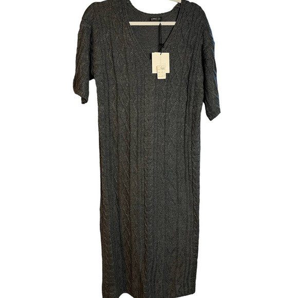 Two Very J Short Sleeve V Neck Cable Knit Sweater Dress - Picture 1 of 15